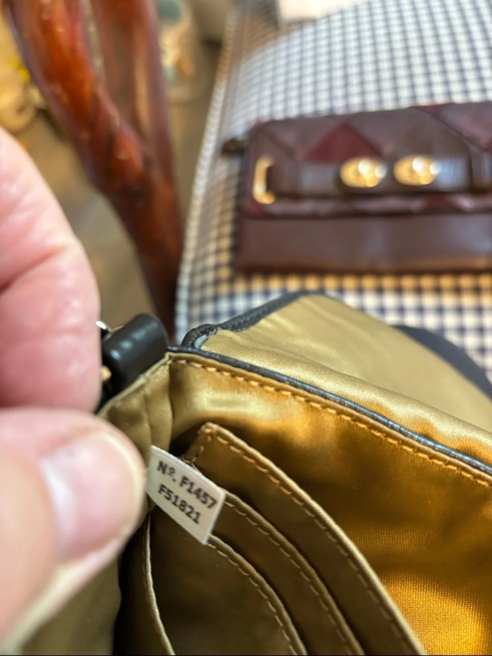 Coach Park large flap Black Pebbled Leather clutch - Picture 8 of 10